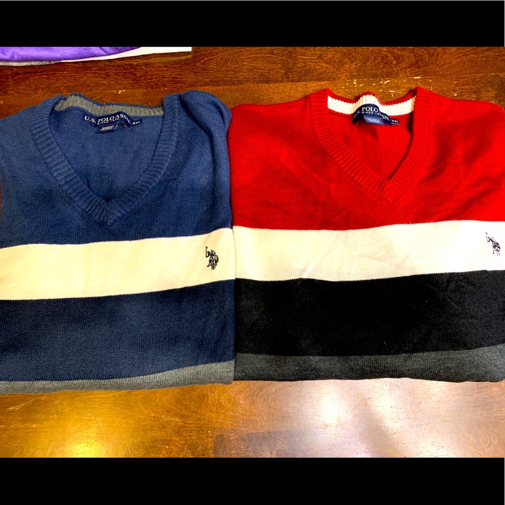 Long sleeve V-neck sweaters. Polo